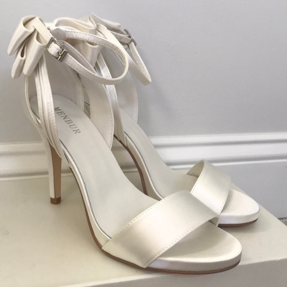 Menbur Wedding Pump